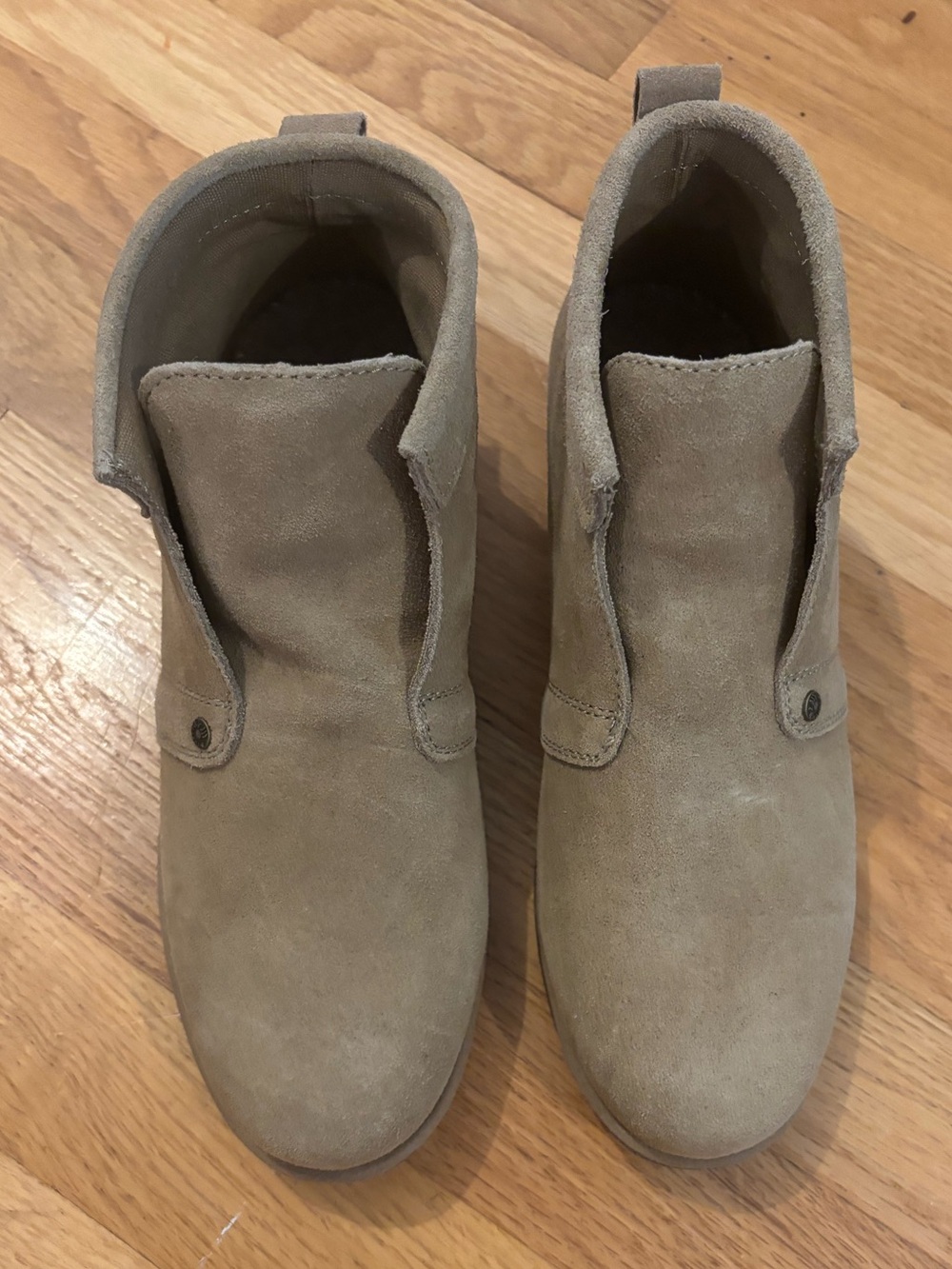 BEARPAW Suede/Cowskin Wool Footbed, Ankle Boots Tan Womens Size 6.5